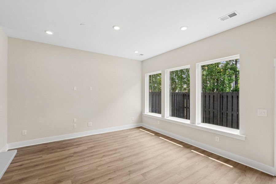 Spacious, unfurnished interior of a new home in , Charleston (Image 19).