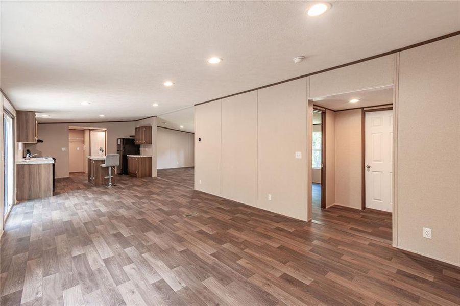 Spacious, unfurnished interior of a new home in , Dahlonega (Image 37).