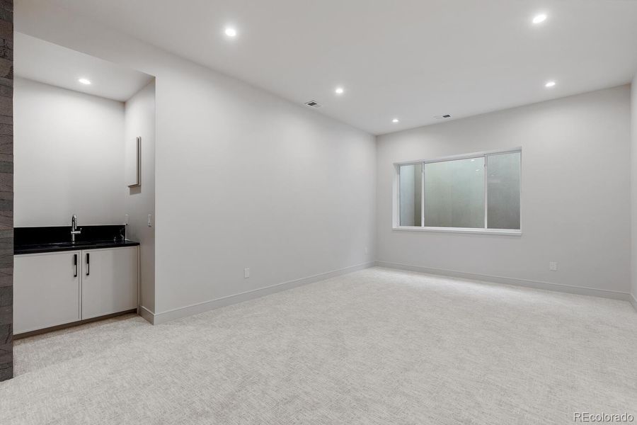 Spacious, unfurnished interior of a new home in , Denver (Image 21).