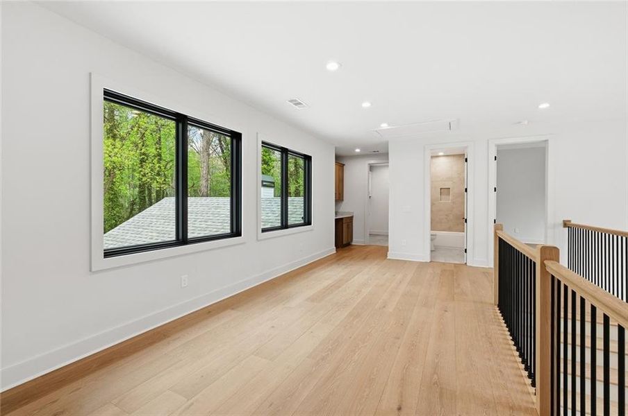 Spacious, unfurnished interior of a new home in , Alpharetta (Image 45).