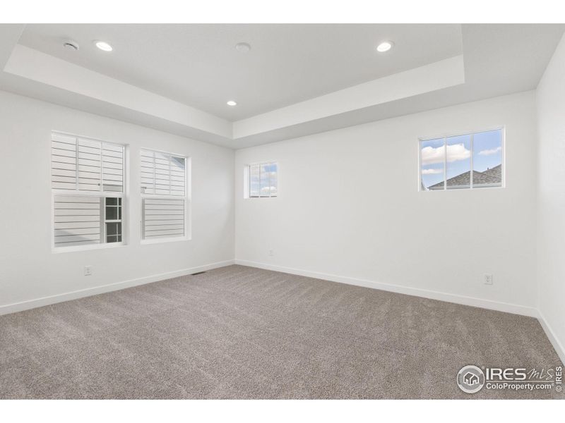 Spacious, unfurnished interior of a new home in Westerly, Erie (Image 11).