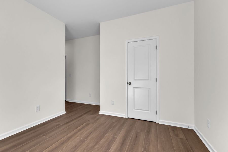 Spacious, unfurnished interior of a new home in Hampshire Hills, Columbia (Image 29).