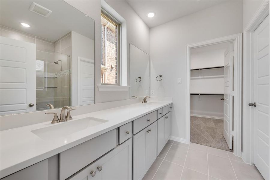 Furnished interior view inside a new home in Sutton Fields, Celina (Image 10).