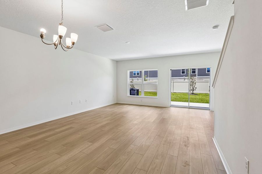 Spacious, unfurnished interior of a new home in Reserve at Forest Lake Townhomes, Lake Wales (Image 11).