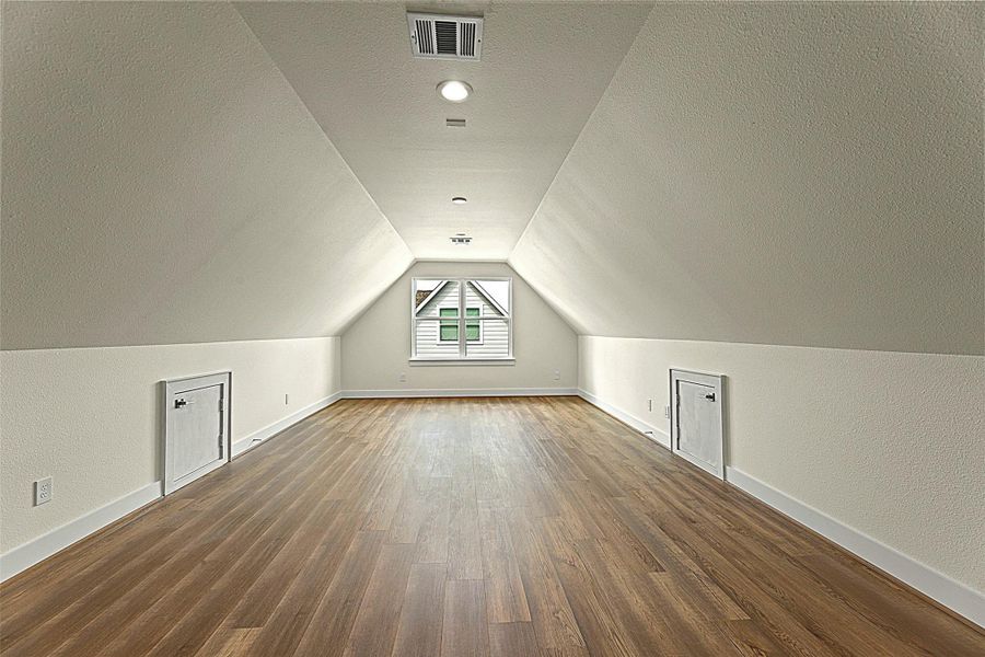 Spacious, unfurnished interior of a new home in , Houston (Image 33).
