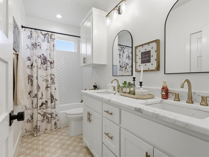 Furnished interior view inside a new home in , Weatherford (Image 6).