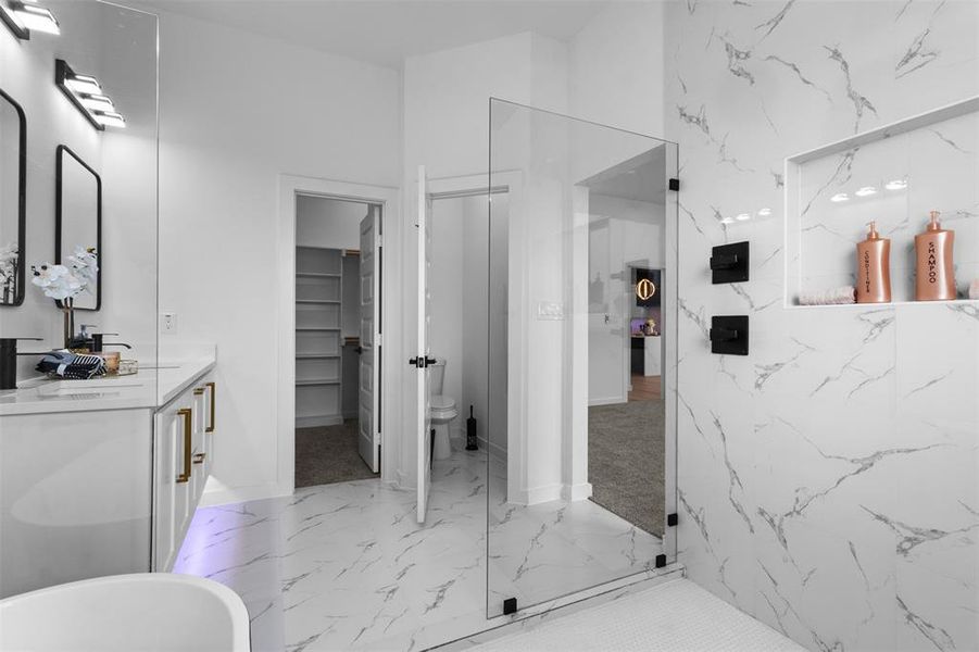 Furnished interior view inside a new home in , Quinlan (Image 15).