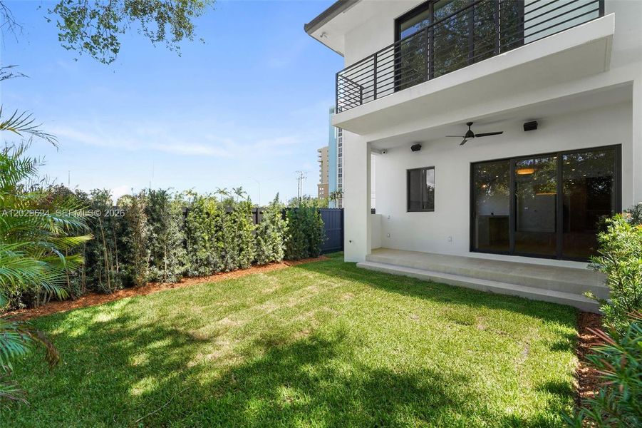 Exterior details and patio area of a home in , Miami (Image 25).