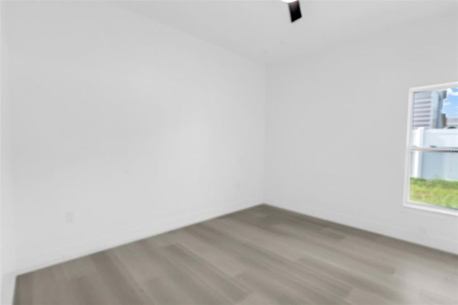 Spacious, unfurnished interior of a new home in , Weeki Wachee (Image 30).