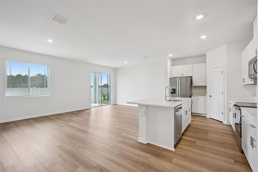 Spacious, unfurnished interior of a new home in Two Rivers - Classic Series, Zephyrhills (Image 44).