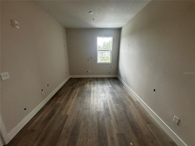 Spacious, unfurnished interior of a new home in , Orlando (Image 16).