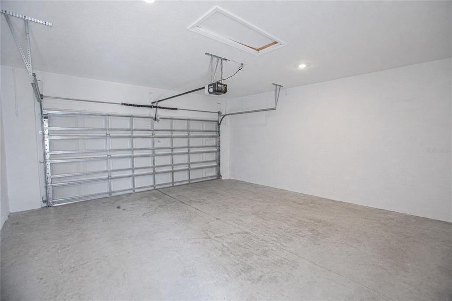 Spacious, unfurnished interior of a new home in Tohoqua, Kissimmee (Image 17).