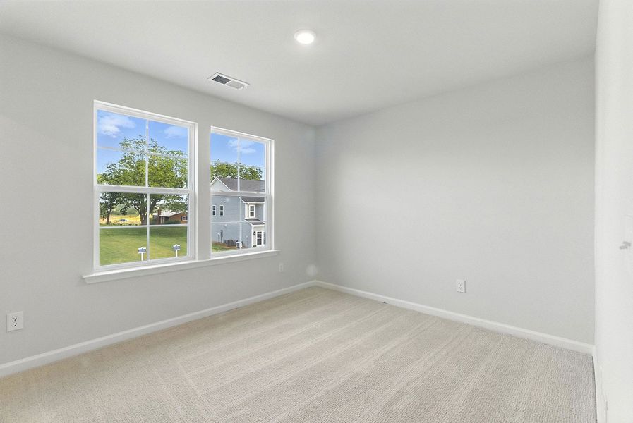 Spacious, unfurnished interior of a new home in Landmark Commons, Boiling Springs (Image 19).