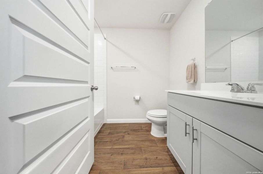 Furnished interior view inside a new home in Heather Glen, New Braunfels (Image 5). Furnished interior view inside a new home in Heather Glen, New Braunfels (Image 5).