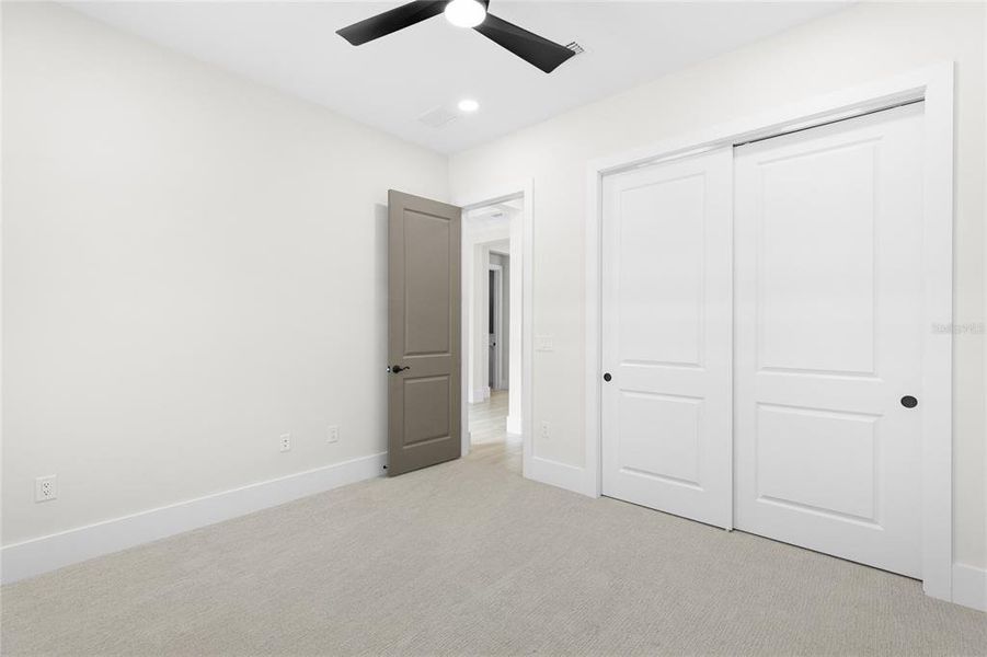 Spacious, unfurnished interior of a new home in , Sarasota (Image 54).