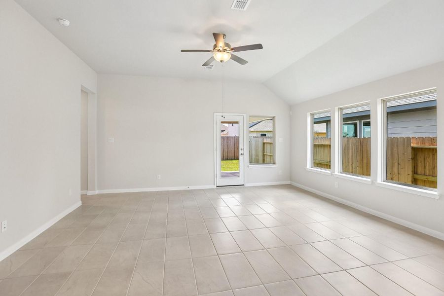 Spacious, unfurnished interior of a new home in Aldeana, Bonney (Image 27).