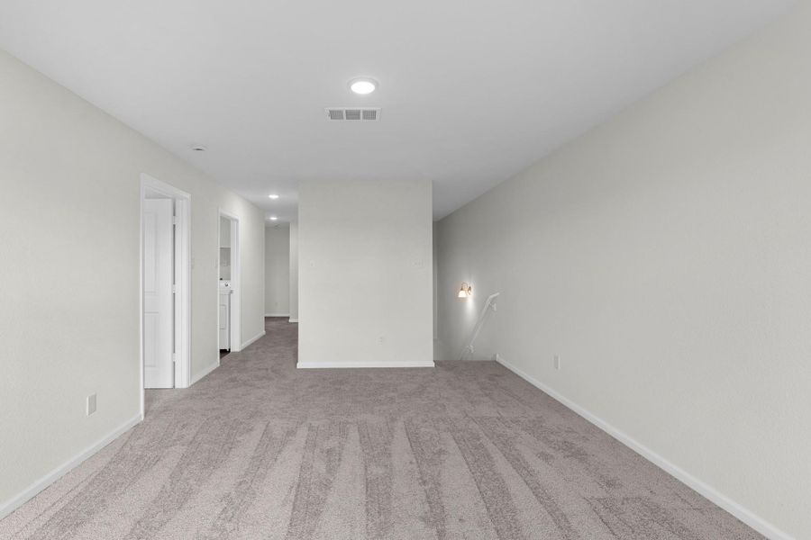 Spacious, unfurnished interior of a new home in Stonebrooke, Conroe (Image 13).
