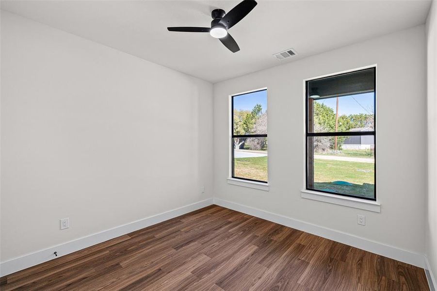 Spacious, unfurnished interior of a new home in , Granbury (Image 27).