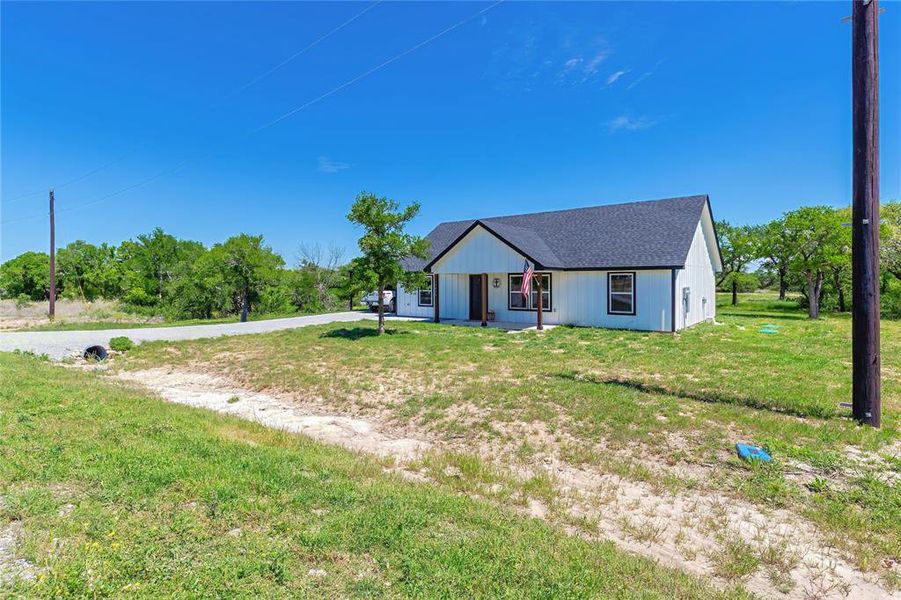 Exterior details and patio area of a home in , Azle (Image 21).