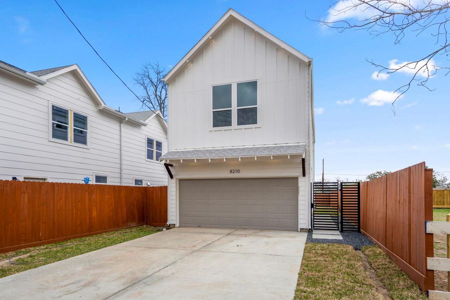 Front exterior of a new home in , Houston, TX, highlighting curb appeal (Image 21). Front exterior of a new home in , Houston, TX, highlighting curb appeal (Image 21).
