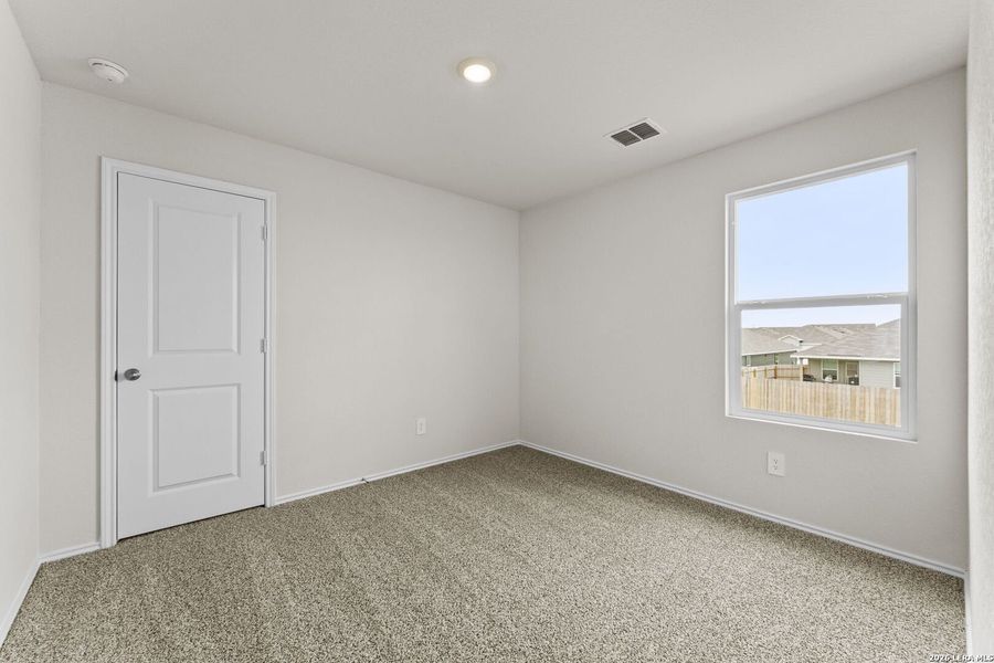 Spacious, unfurnished interior of a new home in Swenson Heights, Seguin (Image 22).