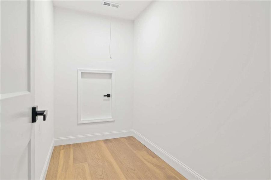 Spacious, unfurnished interior of a new home in , Gainesville (Image 44).