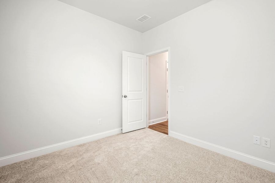 Spacious, unfurnished interior of a new home in Salem Bay, Beaufort (Image 13).