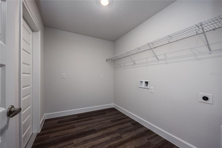 Spacious, unfurnished interior of a new home in Country Way South, Newberry (Image 24).