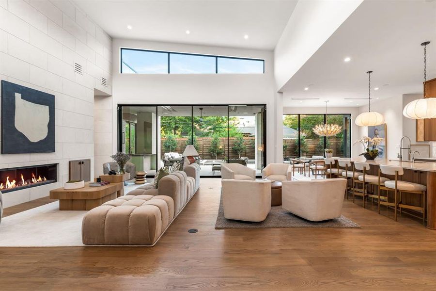 Furnished interior view inside a new home in , Dallas (Image 8).