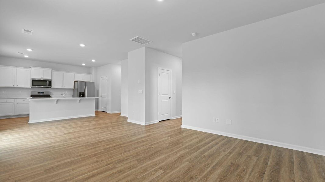 Spacious, unfurnished interior of a new home in Pineview North, Summerville (Image 17).