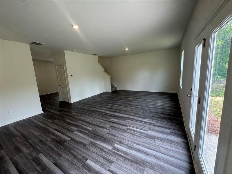 Spacious, unfurnished interior of a new home in Silverton, Dacula (Image 5).