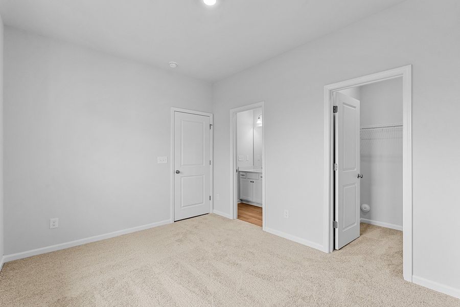 Spacious, unfurnished interior of a new home in Hanes Lake, Winston-Salem (Image 23).