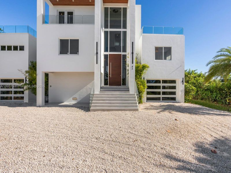 Exterior details and patio area of a home in , Marathon (Image 44).