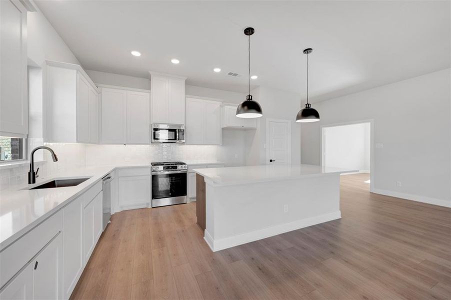 Furnished interior view inside a new home in Creekshaw – Classic, Royse City (Image 8). Furnished interior view inside a new home in Creekshaw – Classic, Royse City (Image 8).