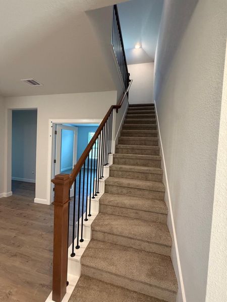 Spacious, unfurnished interior of a new home in Wellborn Settlement, College Station (Image 16).