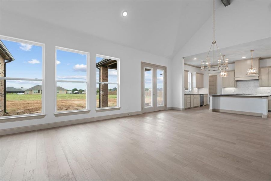 Spacious, unfurnished interior of a new home in , Paradise (Image 7).