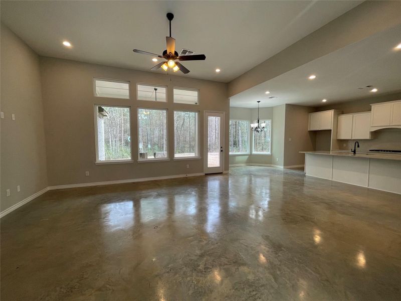Spacious, unfurnished interior of a new home in , Huntsville (Image 41).