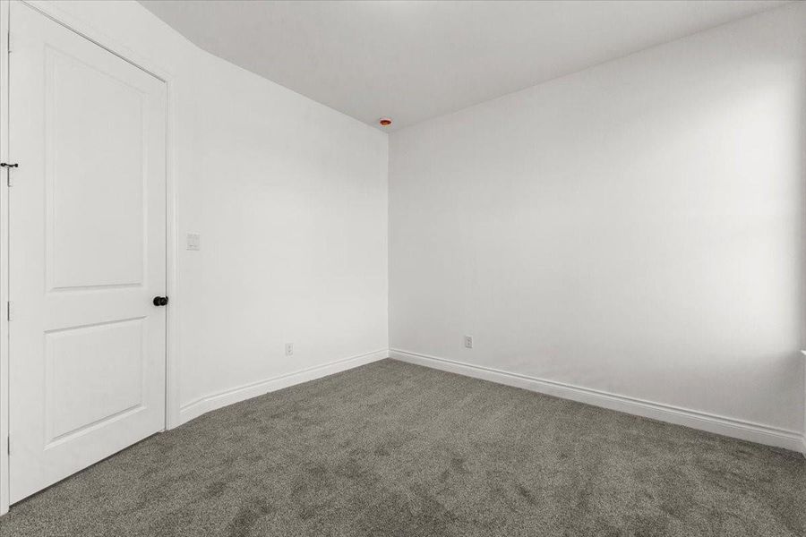 Spacious, unfurnished interior of a new home in , Houston (Image 23).
