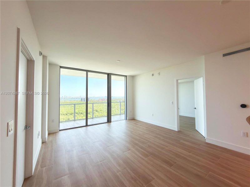 Spacious, unfurnished interior of a new home in , North Miami (Image 22).