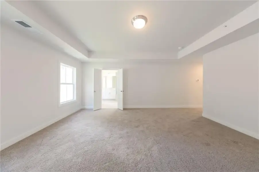 Spacious, unfurnished interior of a new home in , Marietta (Image 20).