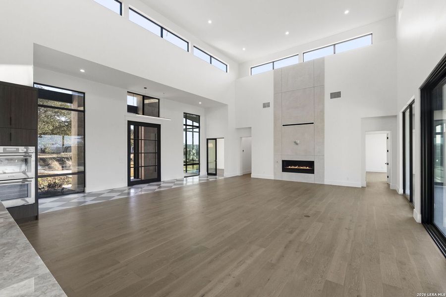 Spacious, unfurnished interior of a new home in , Boerne (Image 24).