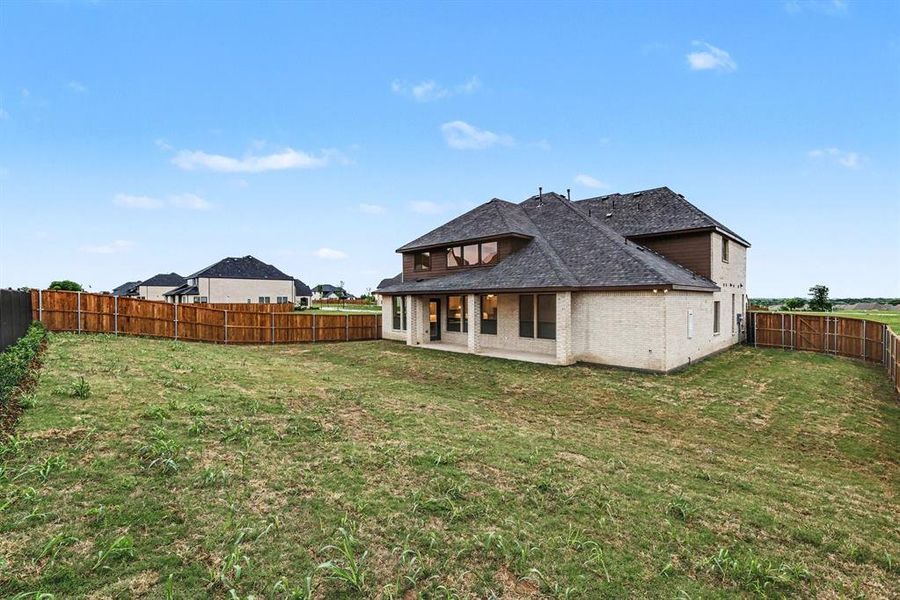 Exterior details and patio area of a home in , Prosper (Image 3).