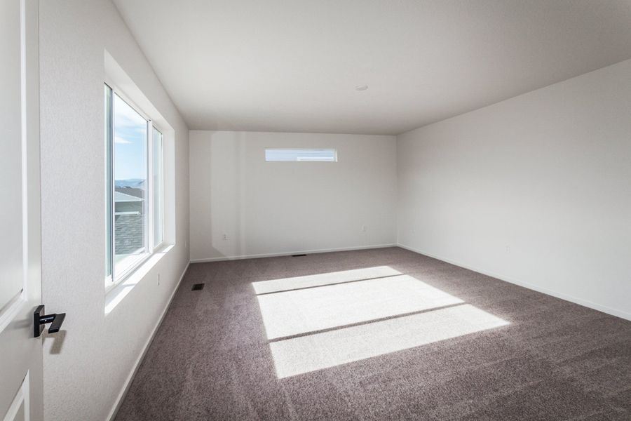 Spacious, unfurnished interior of a new home in Bloom, Fort Collins (Image 27).