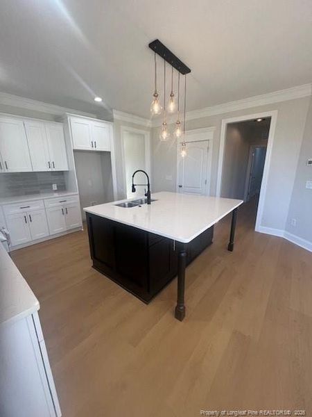 Kitchen eat in island