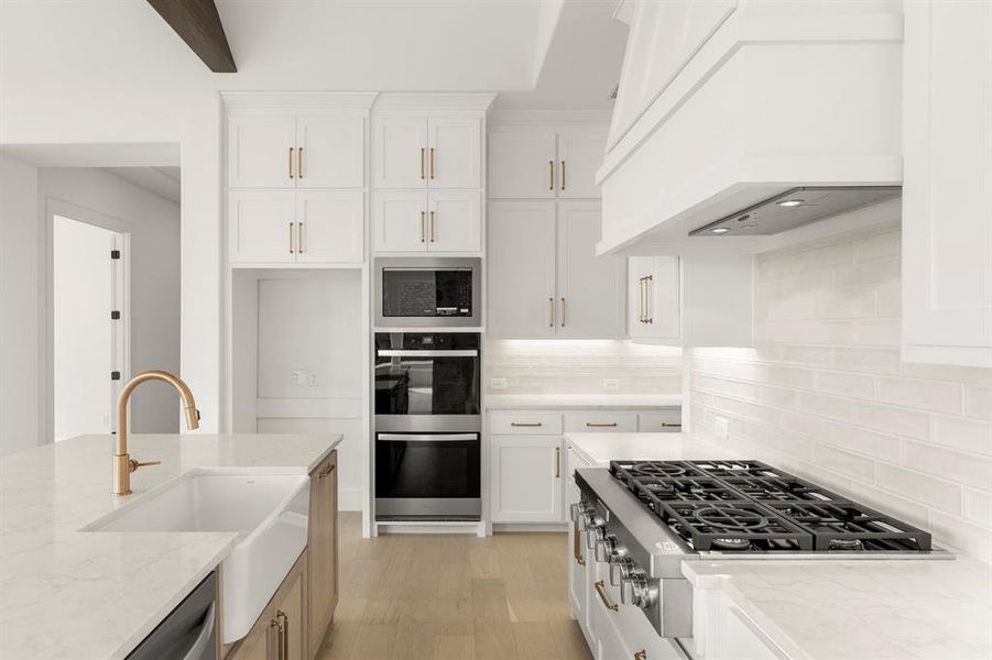 21. 2801 Little Current - Kitchen (4)