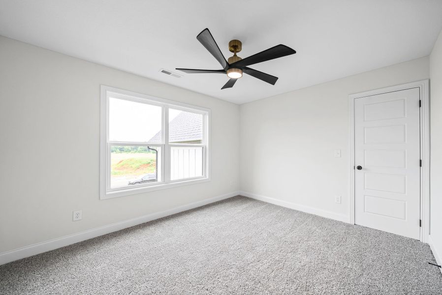 Spacious, unfurnished interior of a new home in Wofford Estates, Clarksville (Image 25).