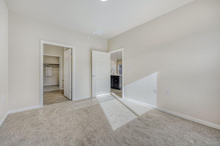 Spacious, unfurnished interior of a new home in Knolls, Westminster (Image 32).