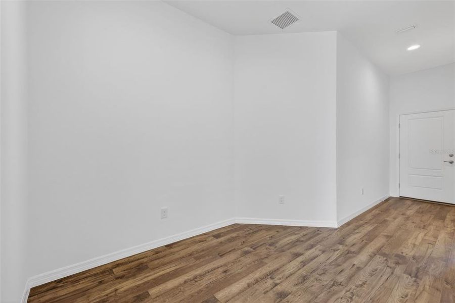 Spacious, unfurnished interior of a new home in , The Villages (Image 16).