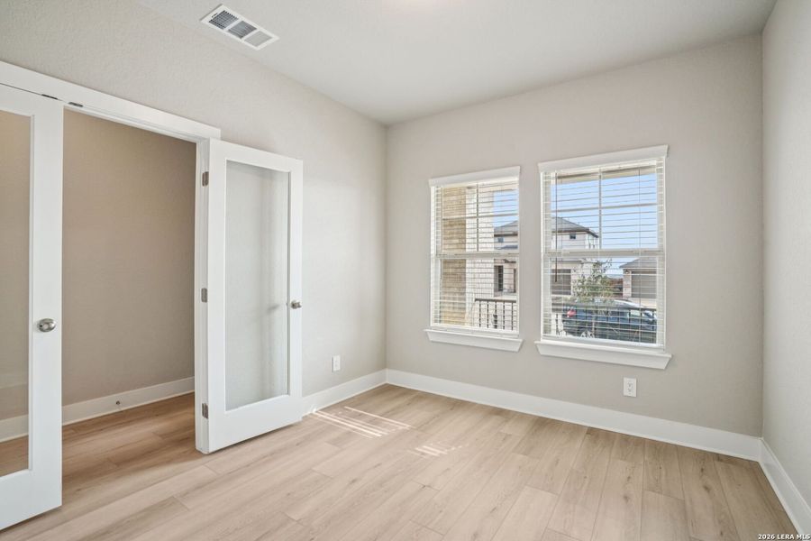 Spacious, unfurnished interior of a new home in Lark Canyon, New Braunfels (Image 54).