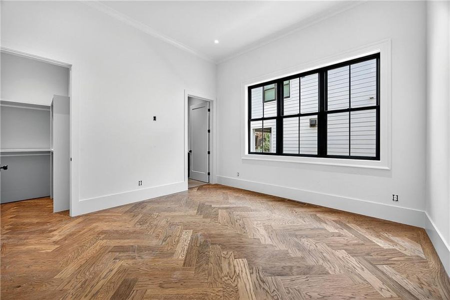Spacious, unfurnished interior of a new home in , Atlanta (Image 17).